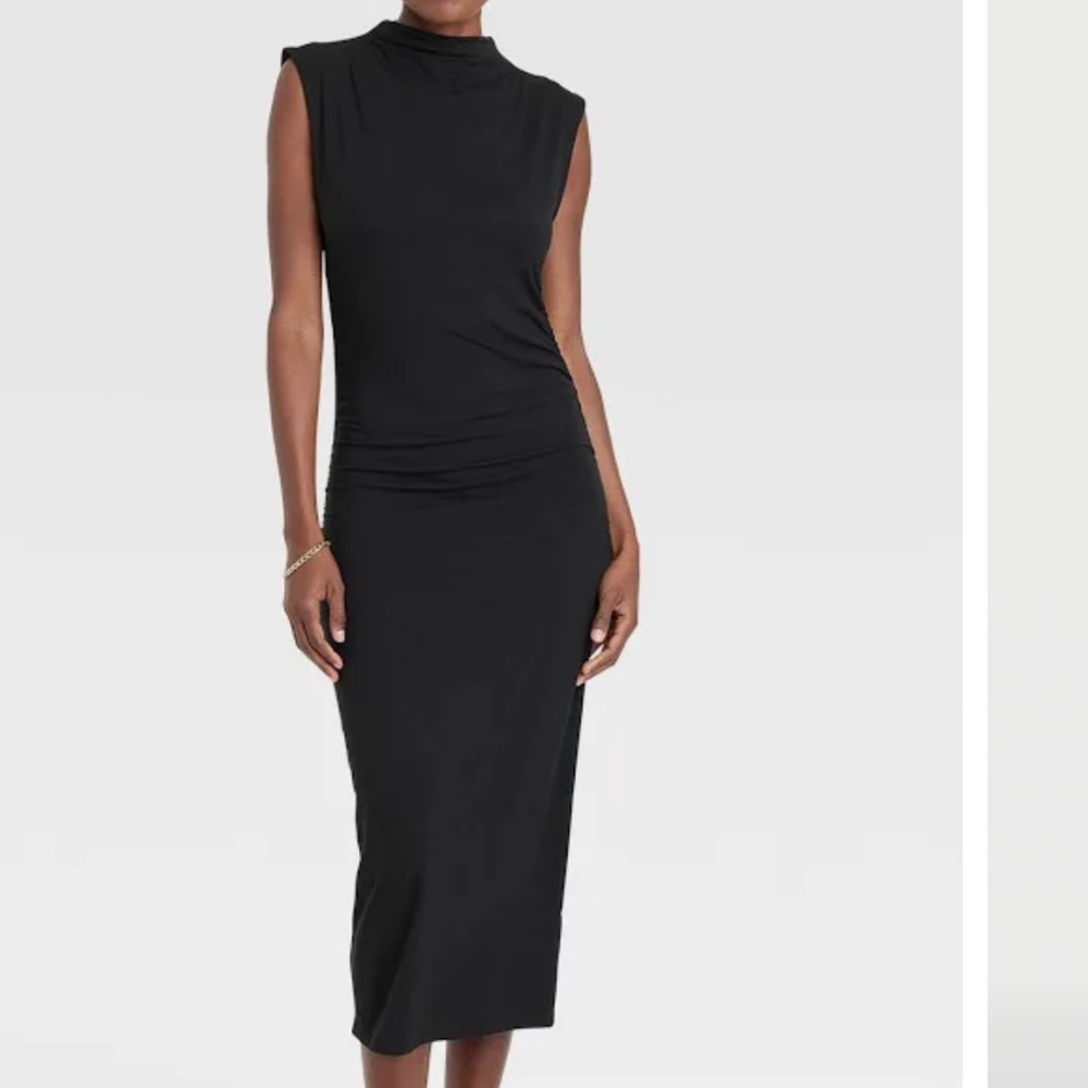 Black Sleeveless Dress
